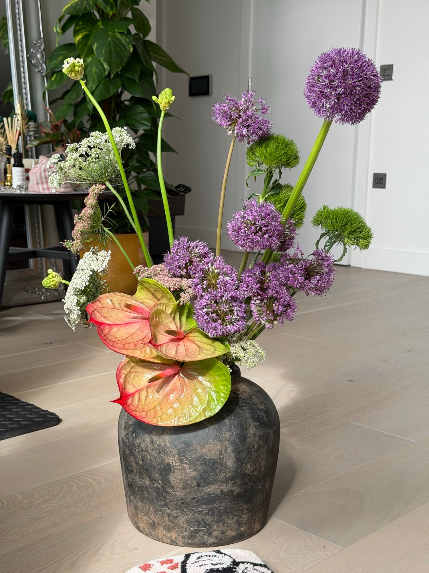 Bouquet photograph with a provisional identification of Anthurium
