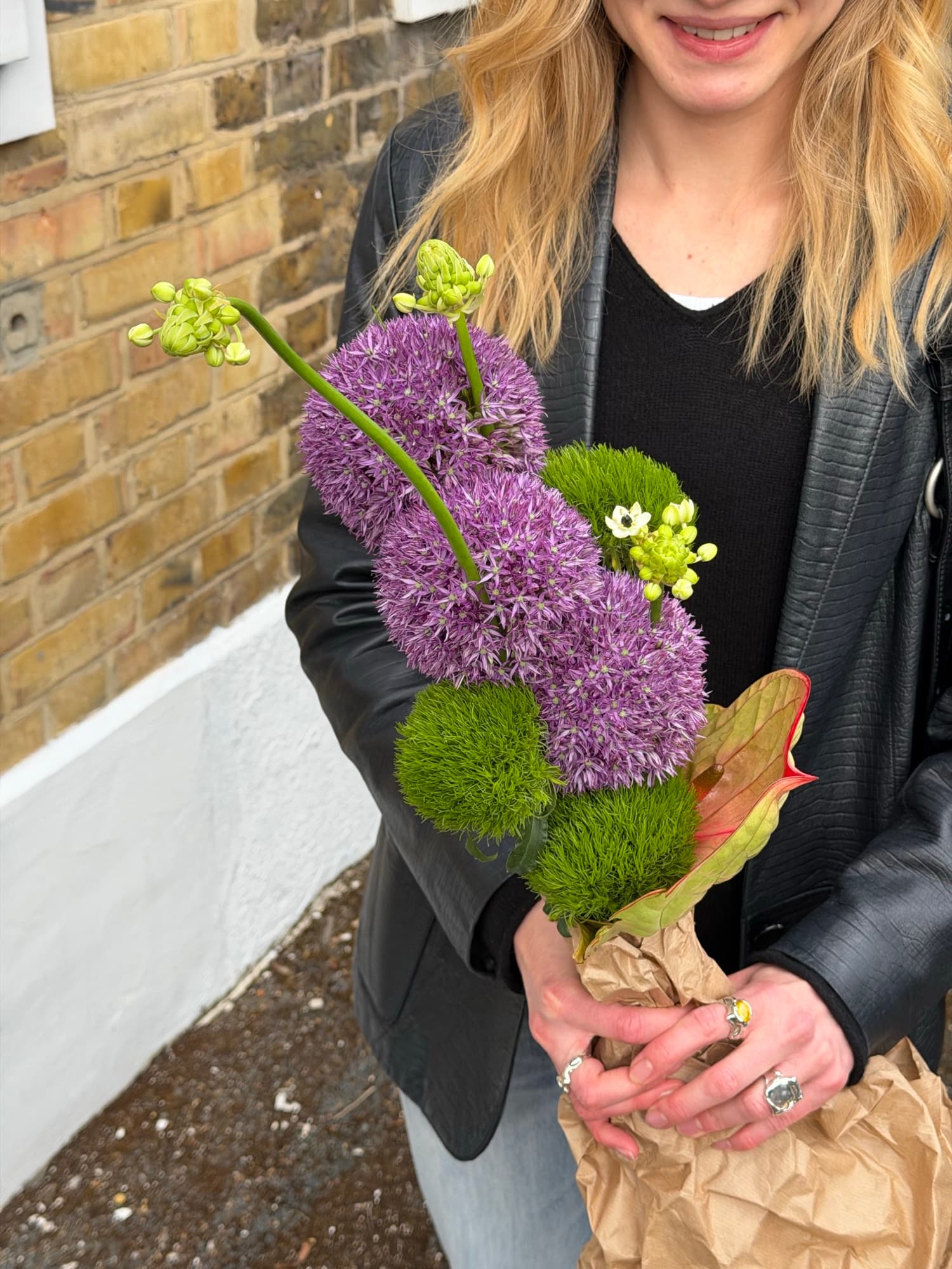 Bouquet photograph with a provisional identification of Dianthus